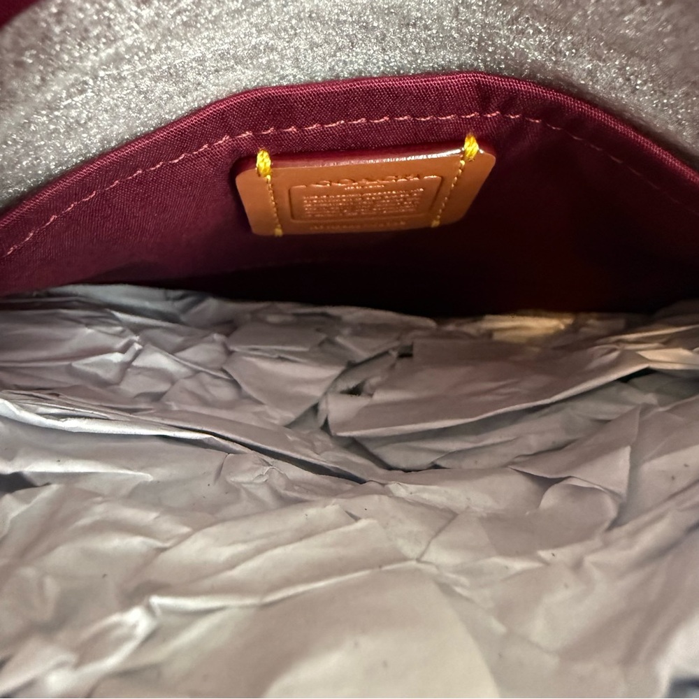 COACH Kitt Messenger Rexy Signature Crossbody Bag Purse Christmas Theme $175 - Picture 6 of 8